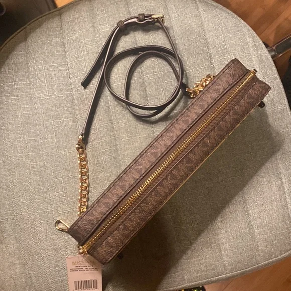 Michael Kors NYC license plate crossbody NWT - Picture 4 of 12